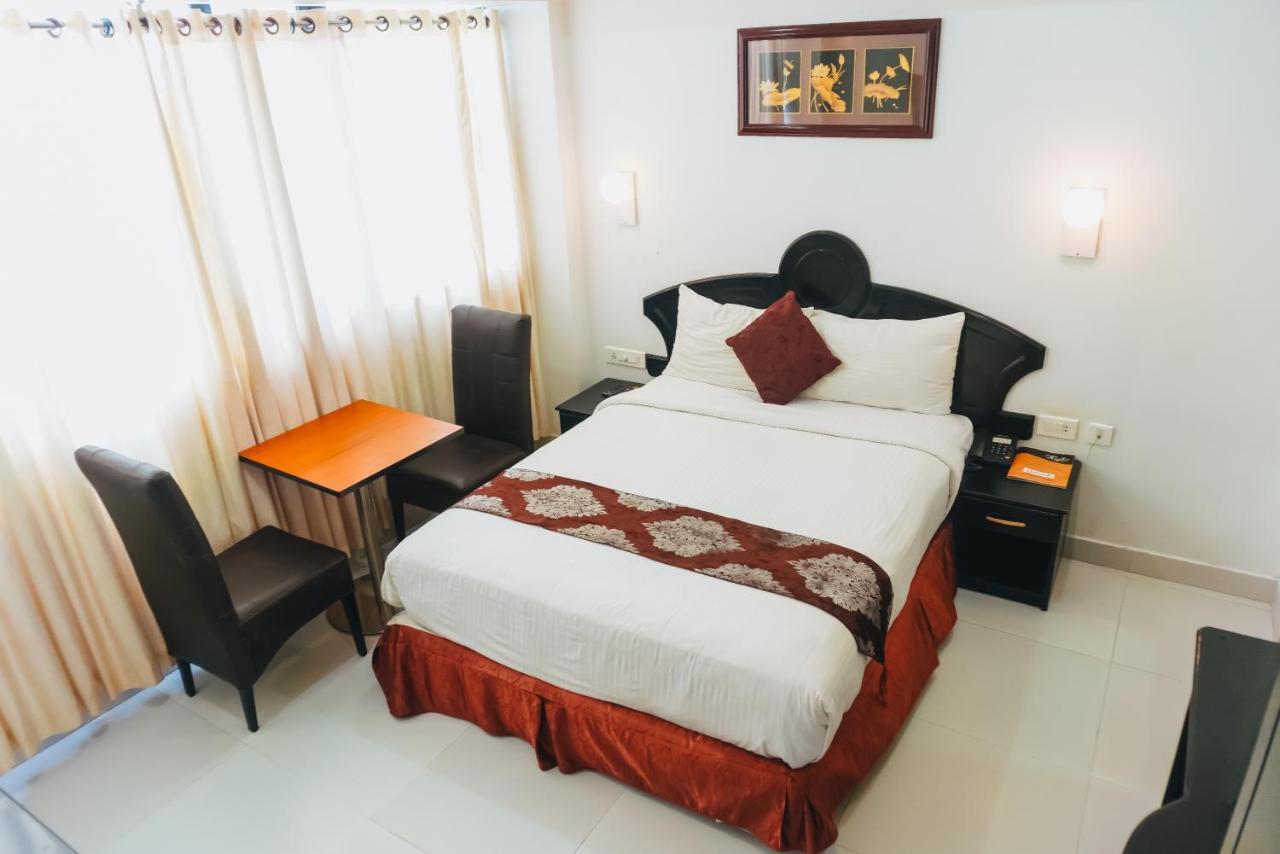 Hotel Chothys Park Thiruvananthapuram Exterior foto